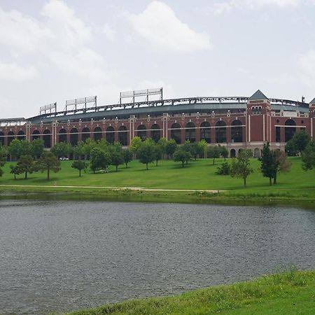 Family Friendly 2Bdrm-Walk To At&T/Cowboys Stadium Arlington Kültér fotó
