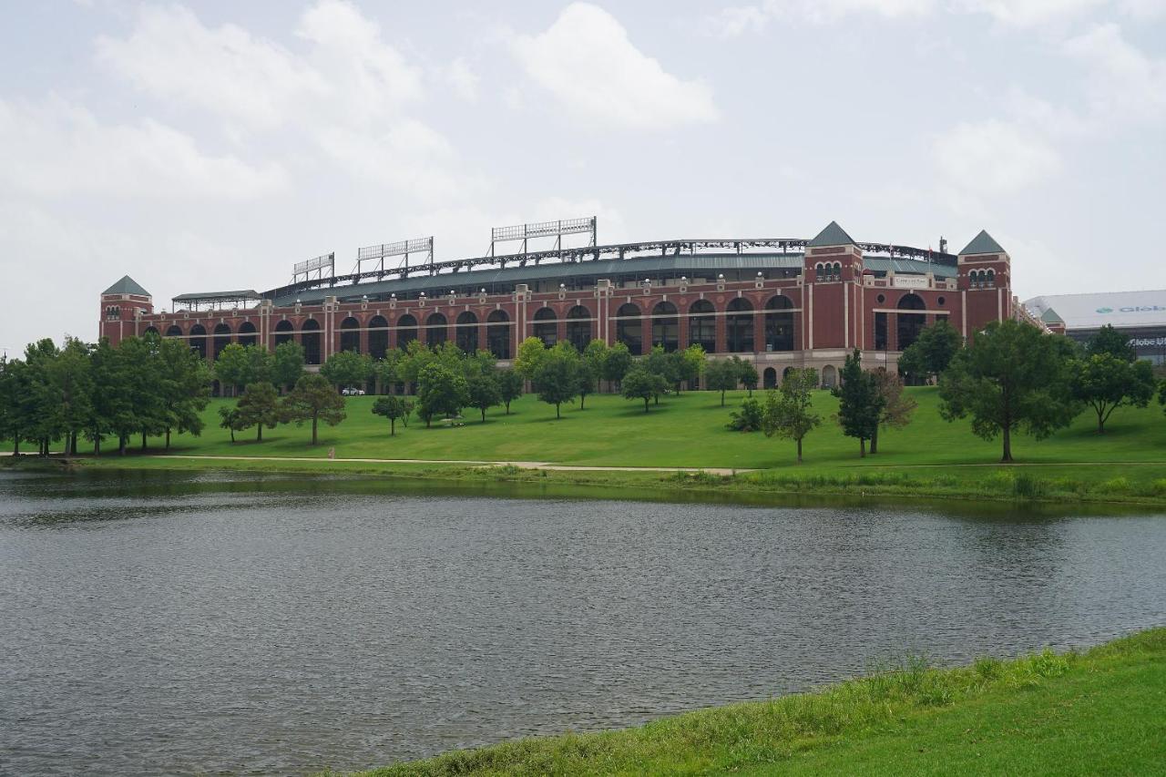 Family Friendly 2Bdrm-Walk To At&T/Cowboys Stadium Arlington Kültér fotó